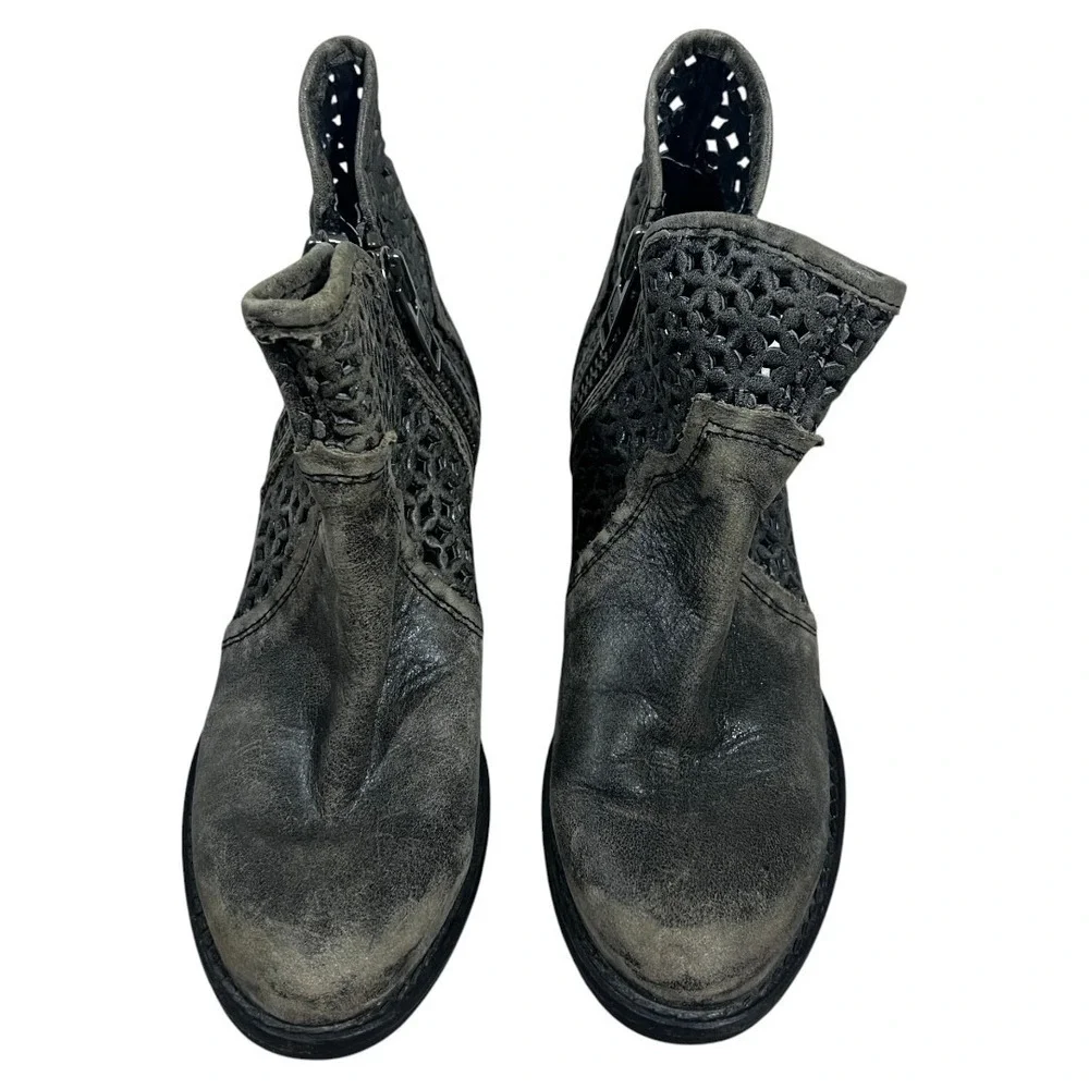 Circle G Distressed Laser Cut Floral Ankle Booties Grey Western Boho Size 8.5